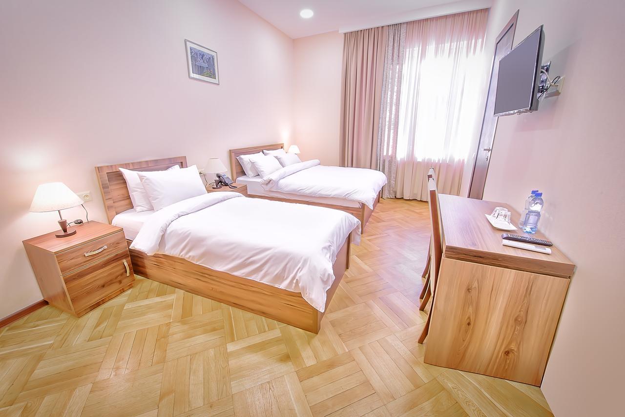 Green Corner Hotel Tbilisi Esterno foto